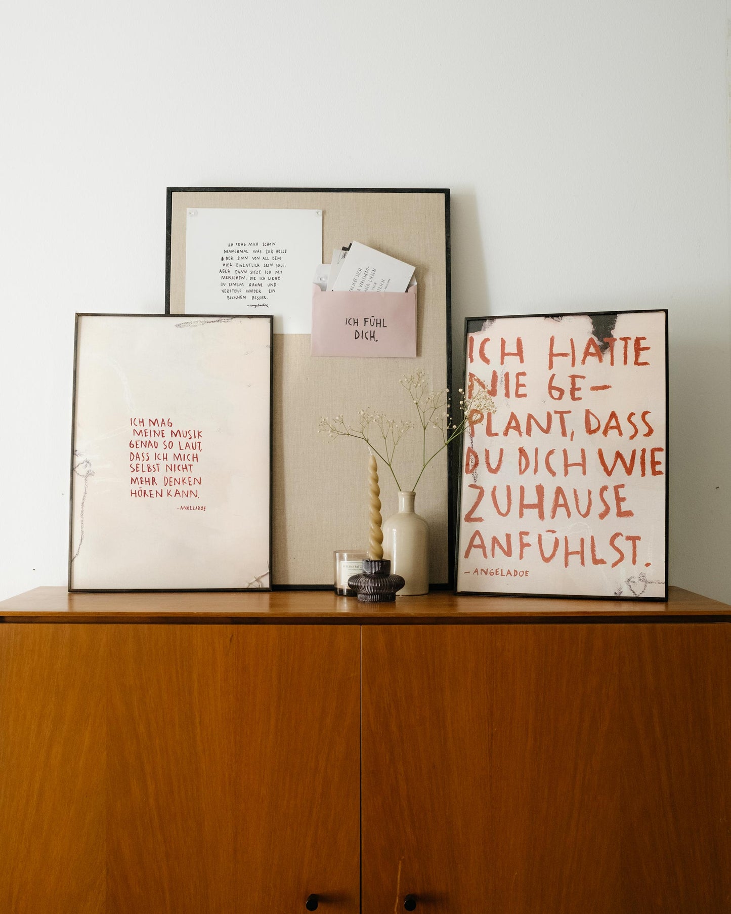 "Ich mag meine Musik genau so laut, dass ich mich selbst nicht mehr denken hören kann" – Angela Doe