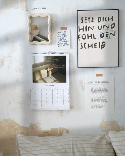 Novemberblatt des Sprüchekalenders 2027 von Angela Doe als Wandgestaltung mit Postern und Prints